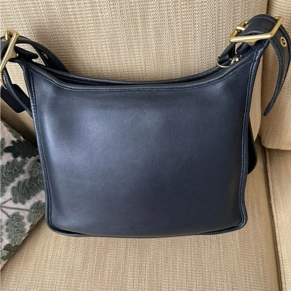 Vintage Coach Navy Legacy Zip #9966 Leather Shoulder Bag with Gold Hardware - Picture 3 of 11